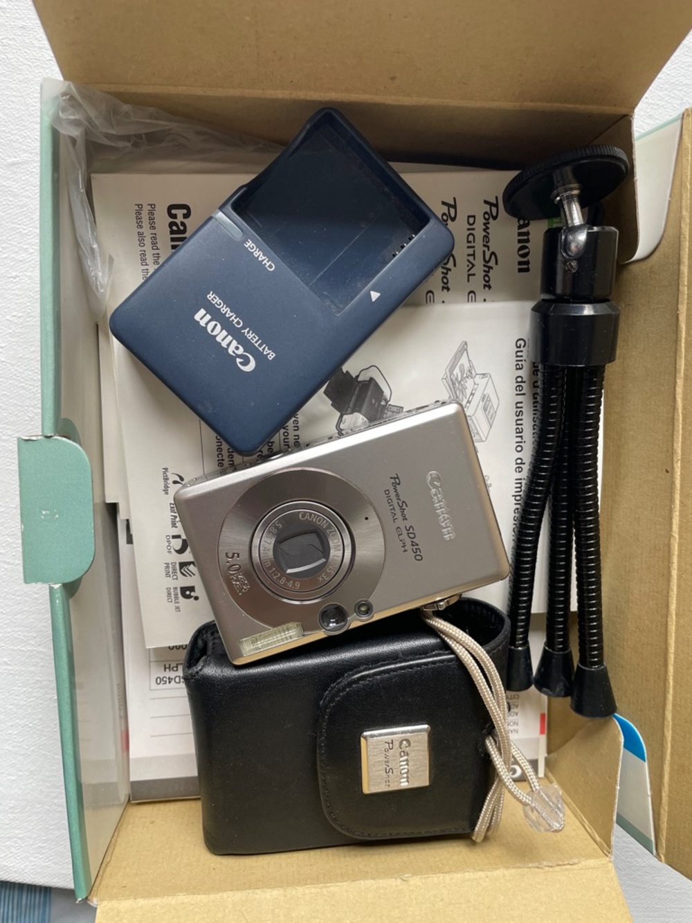Canon PowerShot SD450 Digital ELPH Camera - Silver on Teal Box - Picture 2 of 4